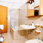 לינה וארוחת בוקר Babbai Giommi 3*